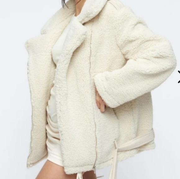 Lioness On The Road Jacket - Picture 5 of 5